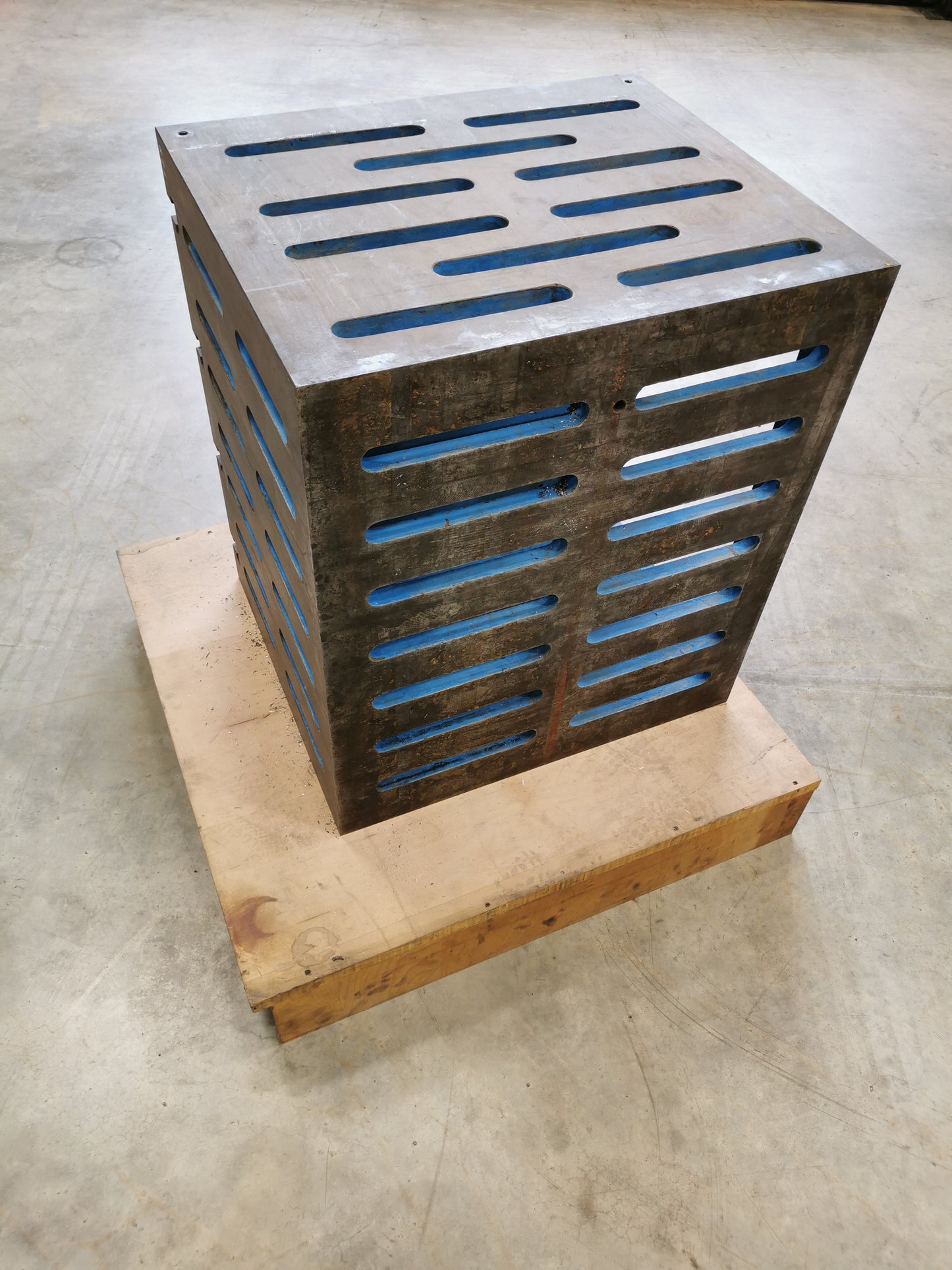 Guss Aufspannwürfel 800x700x600mm, T28 Nuten, gebraucht