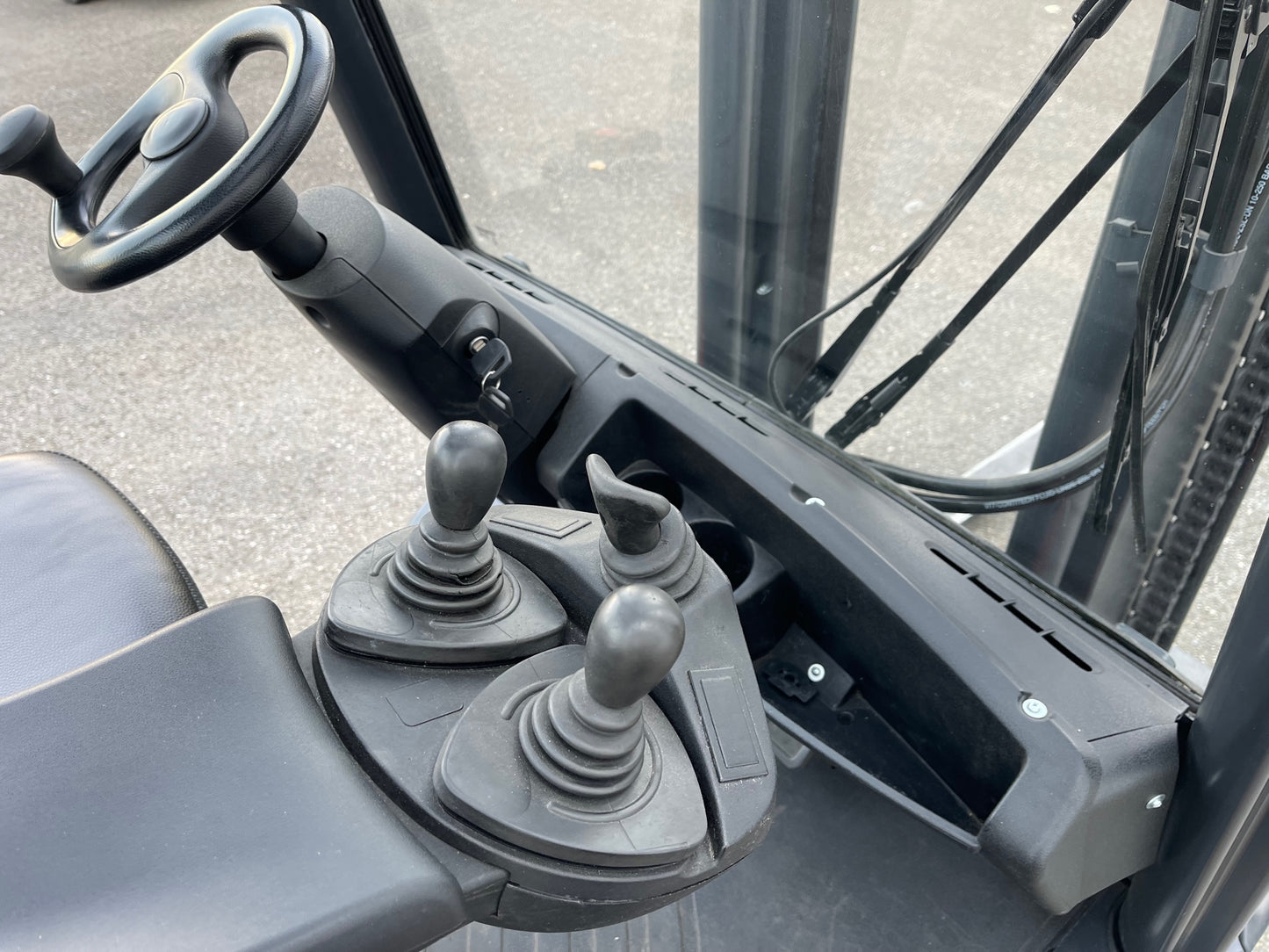 Linde H25T Gabelstapler 2,5 Tonnen, Gas, 2018 generalüberholt, ca. 150 Std.