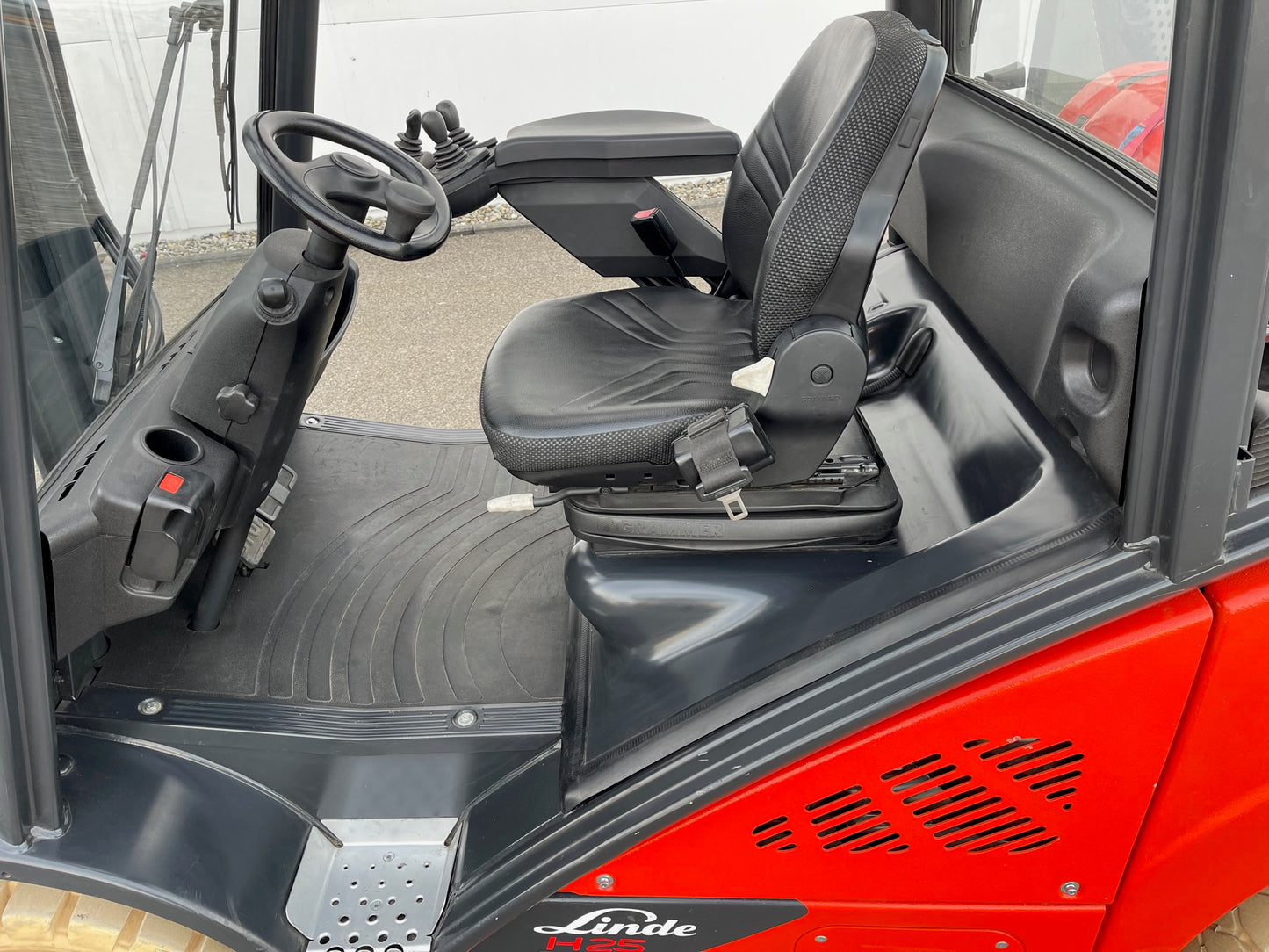Linde H25T Gabelstapler 2,5 Tonnen, Gas, 2018 generalüberholt, ca. 150 Std.