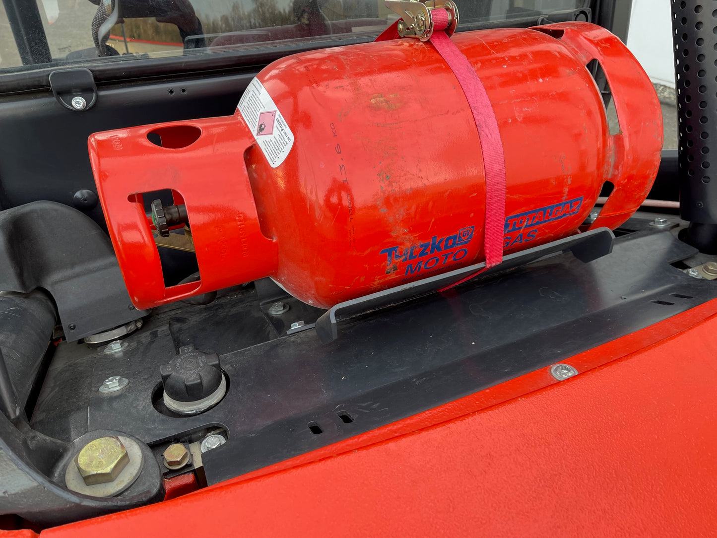 Linde H25T Gabelstapler 2,5 Tonnen, Gas, 2018 generalüberholt, ca. 150 Std.
