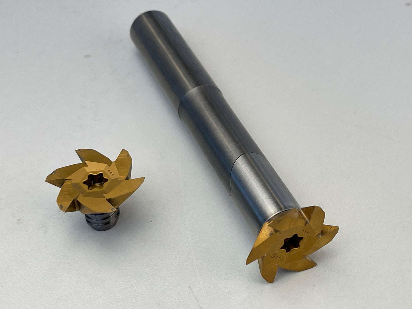 ISCAR Fasen- und Schwalbenschwanz Fräskopf Ø 27,7 mm, T10 Gewinde, pro Paar, gebraucht