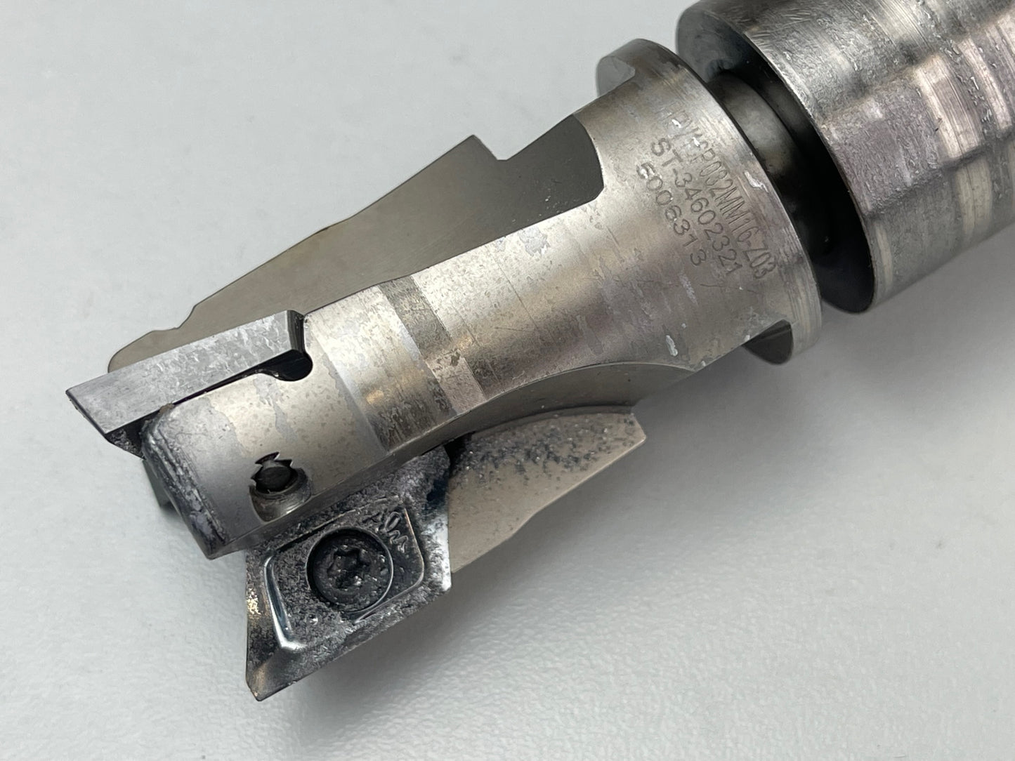 Schaft Eckfräser Ø 32 mm, 3 Schneiden, aufschraubbar M16, gebraucht Tungaloy