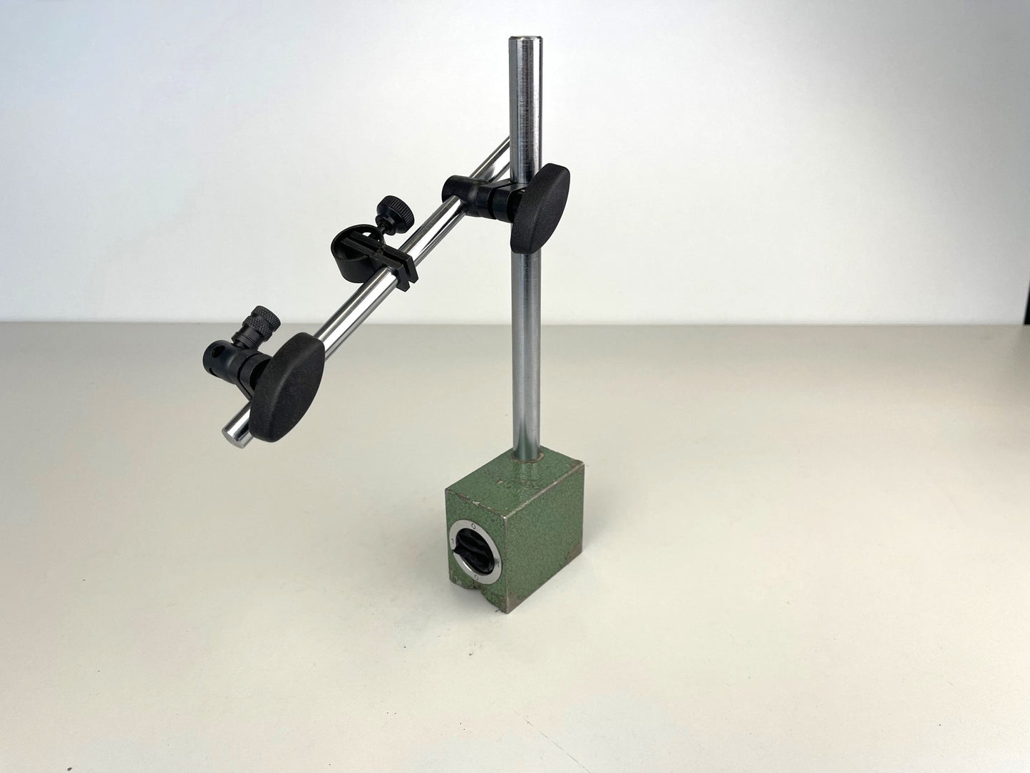 Messstativ 400 mm Ausladung, mechanische Klemmung, gebraucht