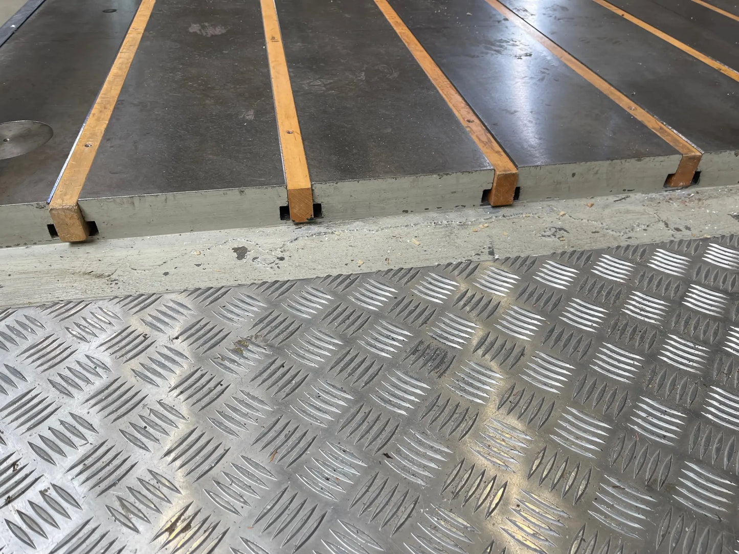 Gusstisch Maschinentisch Stolle mit T-Nuten, 2800 x 5600 mm gebraucht