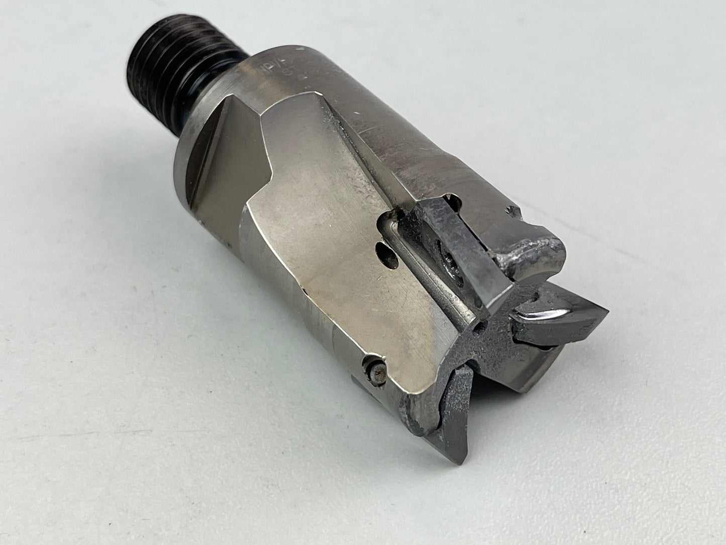 Schaft Eckfräser Ø 32 mm, 3 Schneiden, aufschraubbar M16, gebraucht Tungaloy